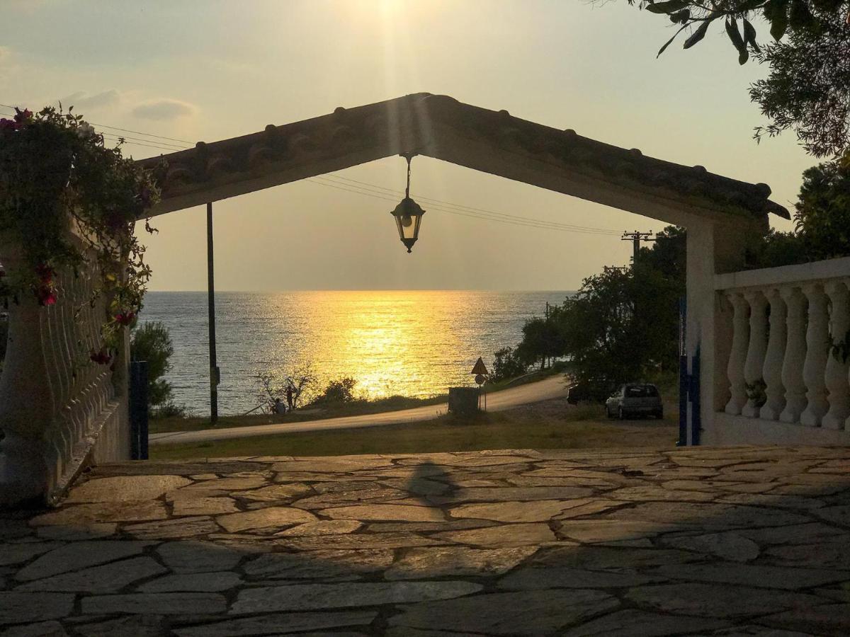 Hotel Paraktio Nea Kallikrateia Esterno foto