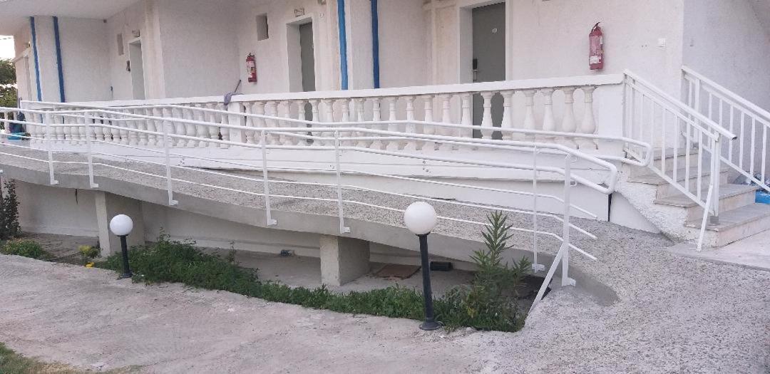 Hotel Paraktio Nea Kallikrateia Esterno foto